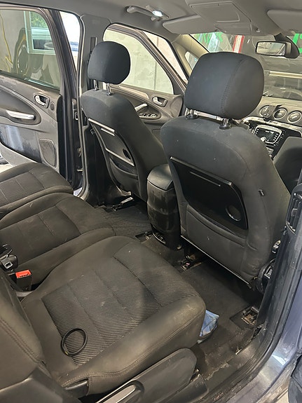Ford S-MAX 8 of 8