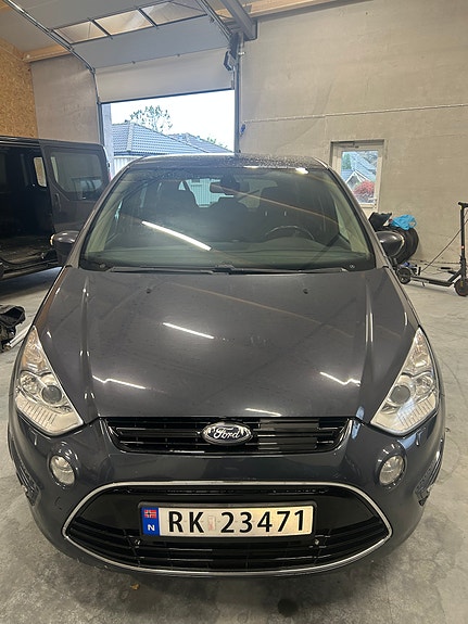 Ford S-MAX 2 of 8