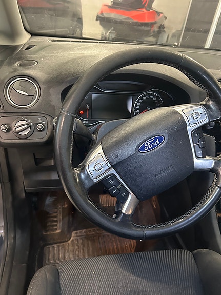 Ford S-MAX 6 of 8