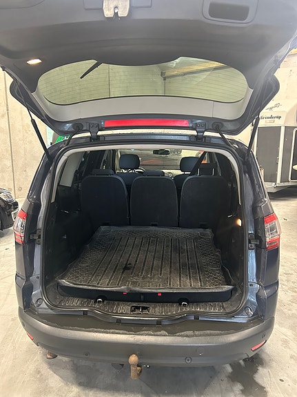 Ford S-MAX 3 of 8