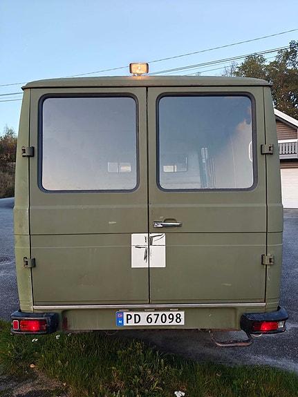 Mercedes-Benz 6 of 24