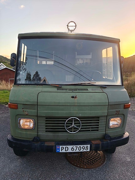 Mercedes-Benz 3 of 24