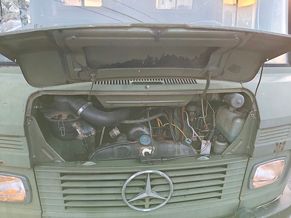 Mercedes-Benz 18 of 24