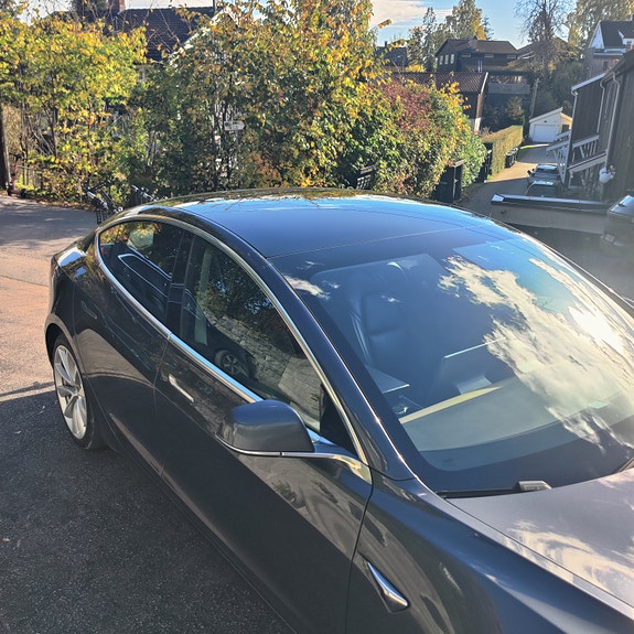 Tesla Model 3 14 of 21
