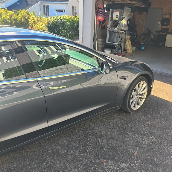 Tesla Model 3 12 of 21