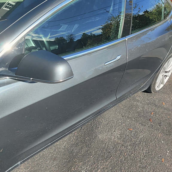 Tesla Model 3 3 of 21