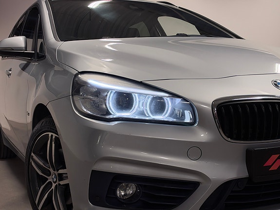 BMW 216i 9 of 28
