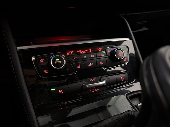 BMW 216i 19 of 28