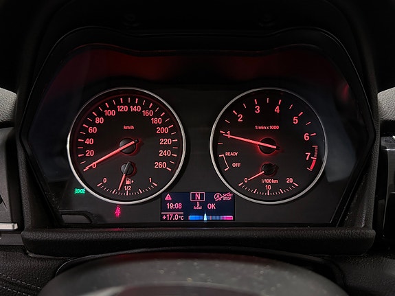 BMW 216i 25 of 28