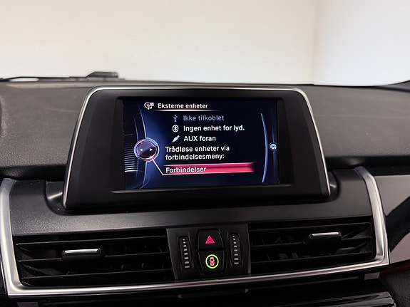 BMW 216i 23 of 28