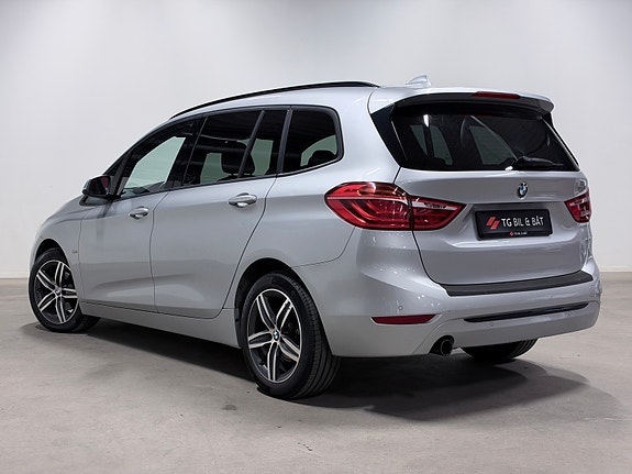 BMW 216i 7 of 28