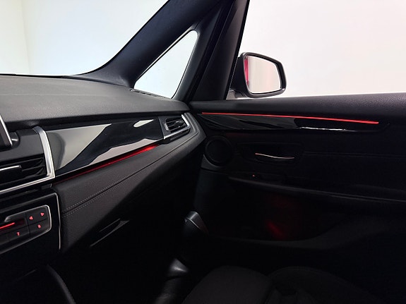 BMW 216i 17 of 28