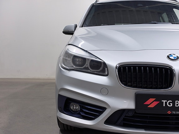 BMW 216i 4 of 28