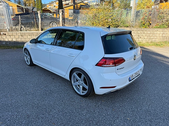 Volkswagen e-Golf VII 3 of 14