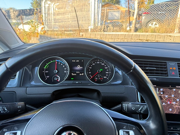 Volkswagen e-Golf VII 13 of 14