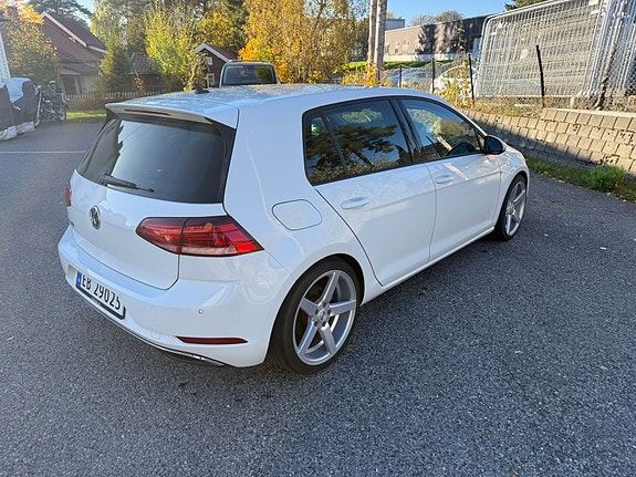 Volkswagen e-Golf VII 5 of 14