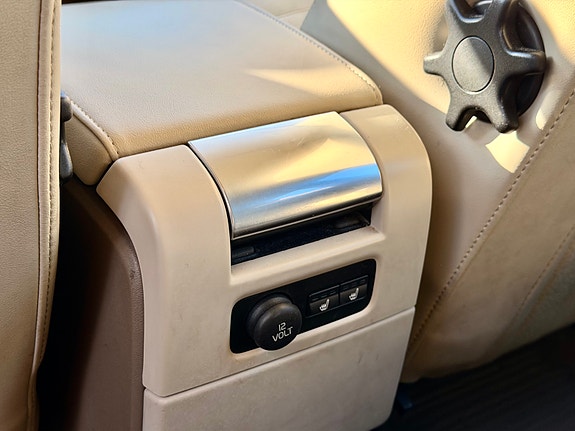 Volvo V70 15 of 22