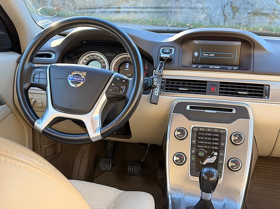 Volvo V70 14 of 22
