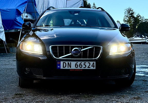 Volvo V70 11 of 22