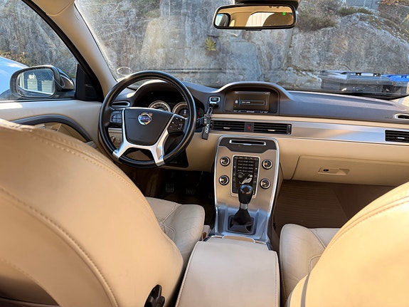 Volvo V70 13 of 22