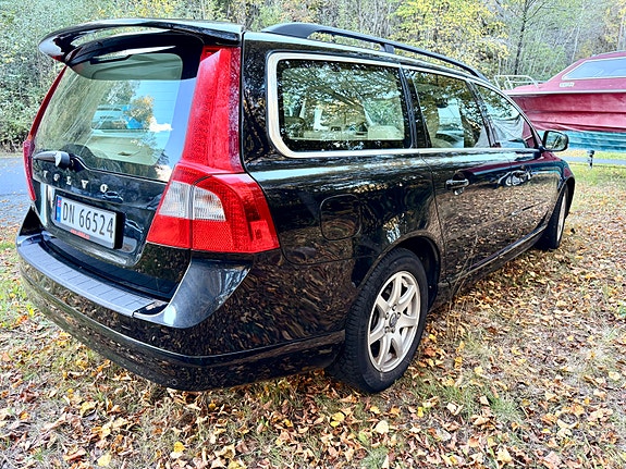 Volvo V70 3 of 22