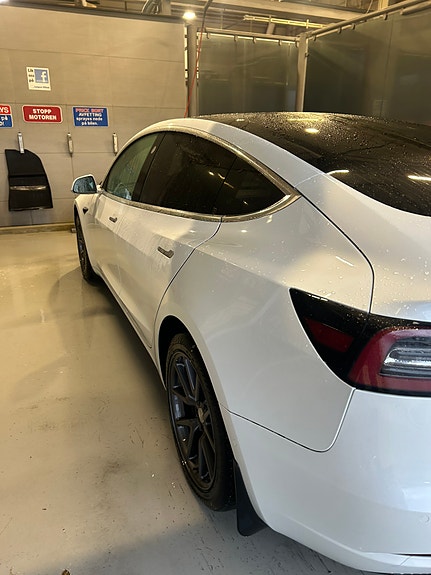 Tesla Model 3 6 of 11