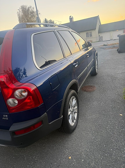 Volvo XC90 6 of 17