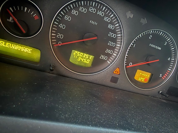 Volvo XC90 7 of 17