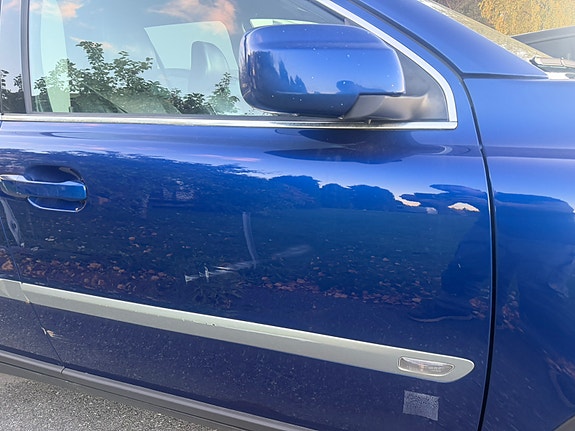 Volvo XC90 3 of 17