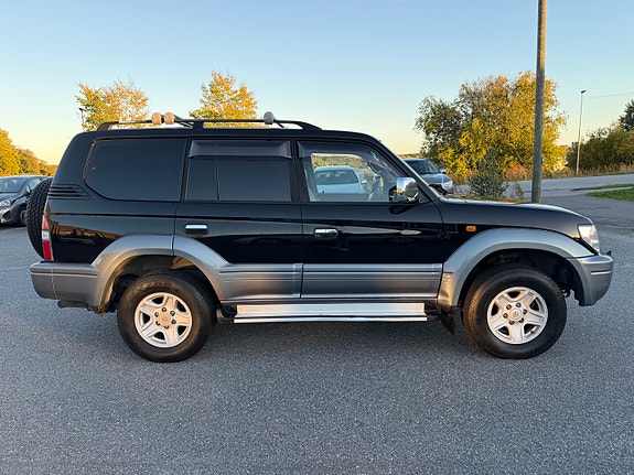 Toyota Land Cruiser 6 of 27