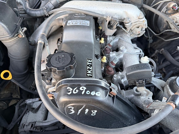 Toyota Land Cruiser 27 of 27