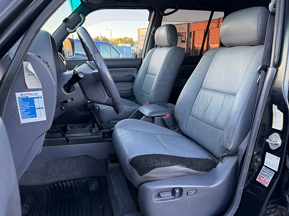 Toyota Land Cruiser 15 of 27