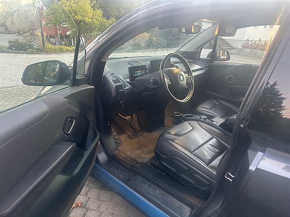 BMW i3 3 of 4