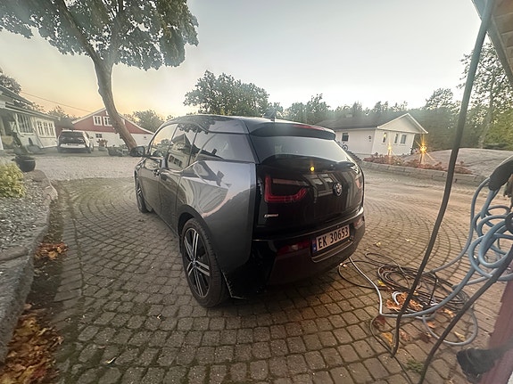 BMW i3 2 of 4