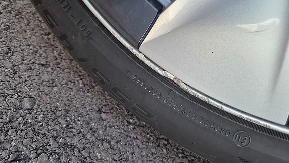 Tesla Model Y 23 of 27