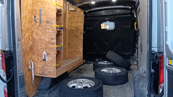 Ford Transit 7 of 11