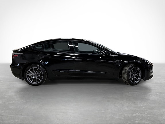 Tesla Model 3 4 of 30
