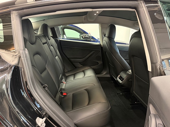 Tesla Model 3 15 of 30