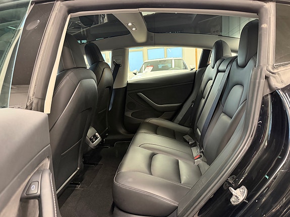 Tesla Model 3 13 of 30