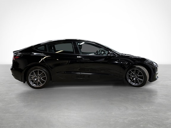 Tesla Model 3 8 of 30