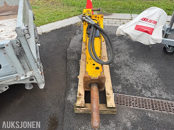 Andre 2019 AY Heavy Industries A8 hydraulisk pigghammer - 565 kg - 95 l/min - festebrakett - ekstra pigg 2 of 18