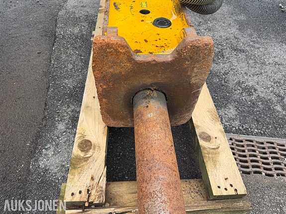 Andre 2019 AY Heavy Industries A8 hydraulisk pigghammer - 565 kg - 95 l/min - festebrakett - ekstra pigg 16 of 18