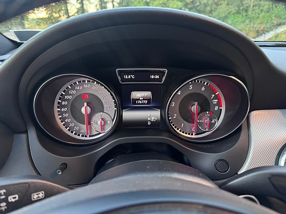 Mercedes-Benz CLA200 13 of 22