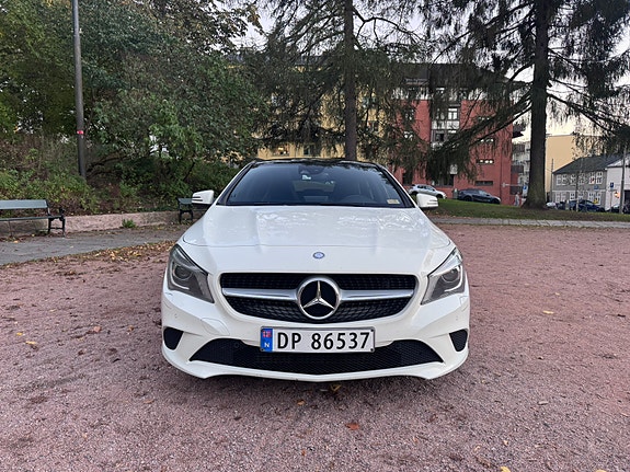 Mercedes-Benz CLA200 2 of 22
