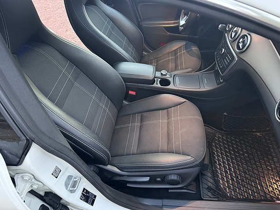 Mercedes-Benz CLA200 10 of 22