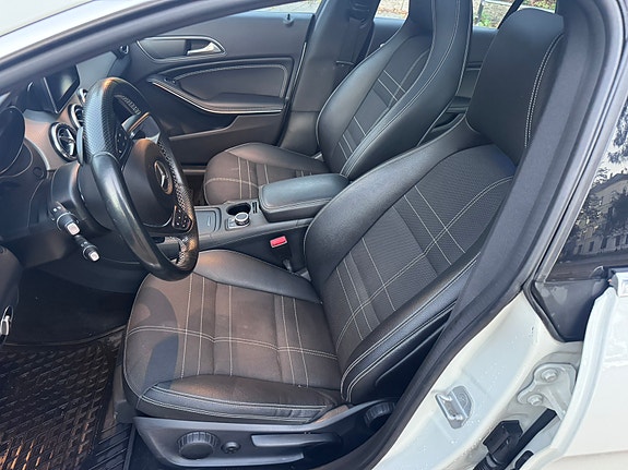 Mercedes-Benz CLA200 9 of 22
