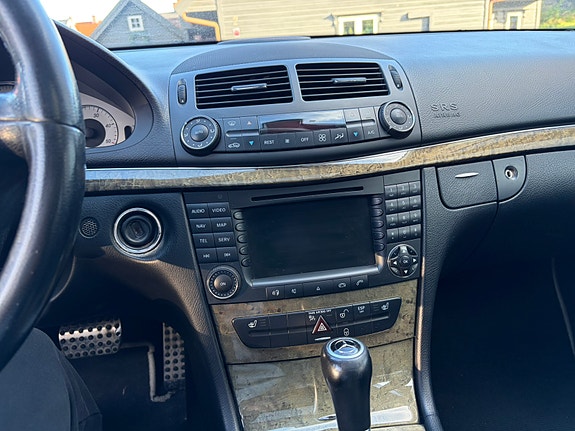 Mercedes-Benz E280 10 of 19