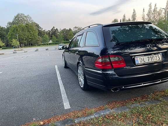 Mercedes-Benz E280 3 of 19