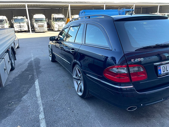 Mercedes-Benz E280 18 of 19