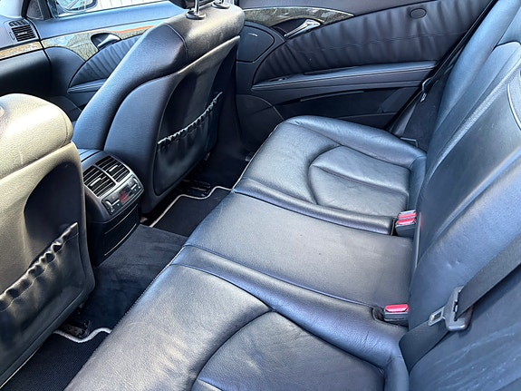 Mercedes-Benz E280 4 of 19